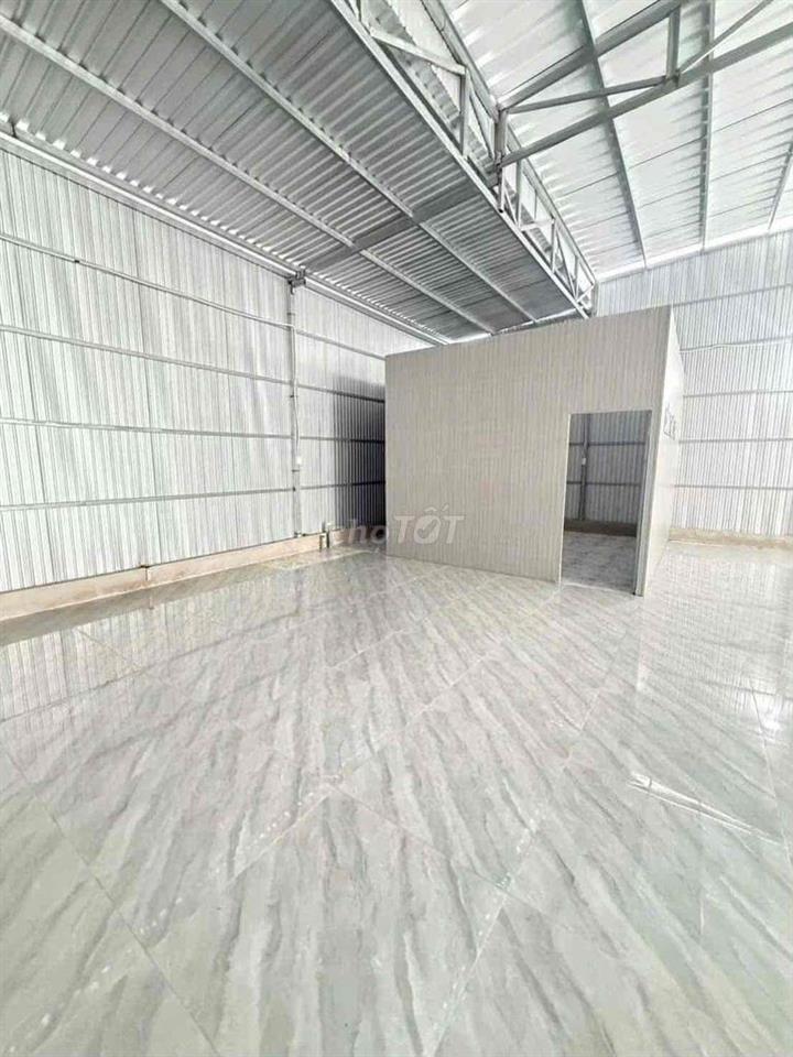 Nhà 10x17m trống suốt kdc Hồng Loan