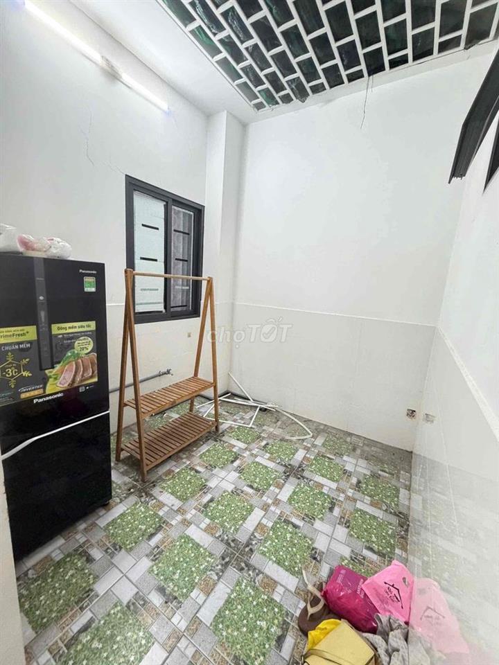 Nhà 4x45m full nội thất mặt tiền Phạm Ngọc Hưng