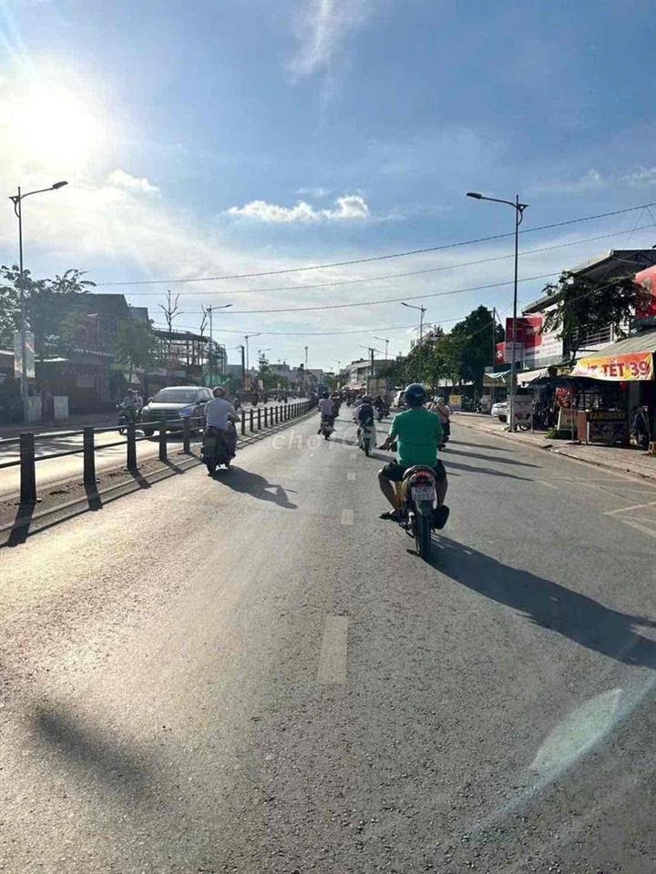 Nhà trệt lầu mặt tiền Trần Hoàng Na