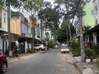 Nhà 2 lầu 5 phòng 5 máy lạnh KDC Hồng Phát