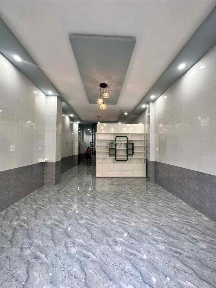 Nhà lầu sân thượng 3 phòng 3 máy lạnh KDC 91B