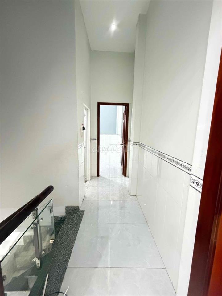 Nhà lầu 3 phòng hẻm đường 3/2