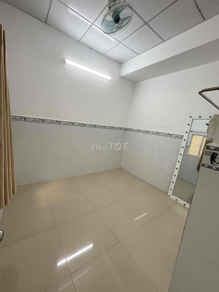 Nhà lầu 2 phòng mới hẻm 388 Nguyễn Văn Cừ