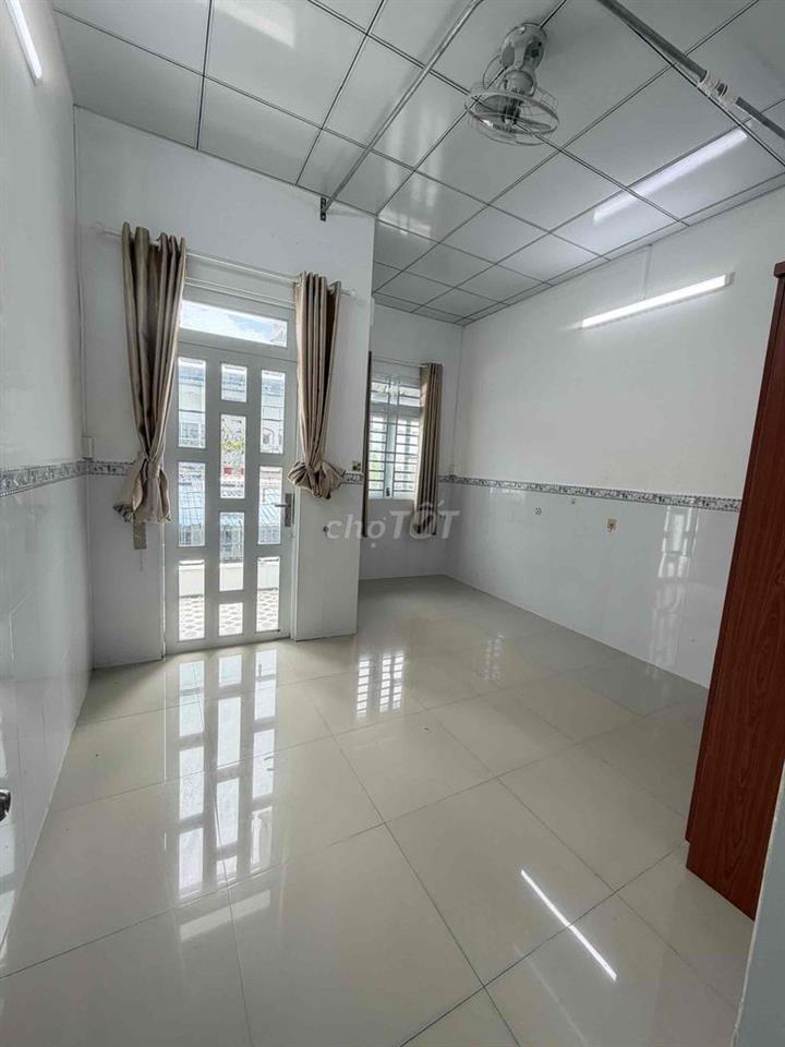 Nhà lầu 2 phòng mới hẻm 388 Nguyễn Văn Cừ