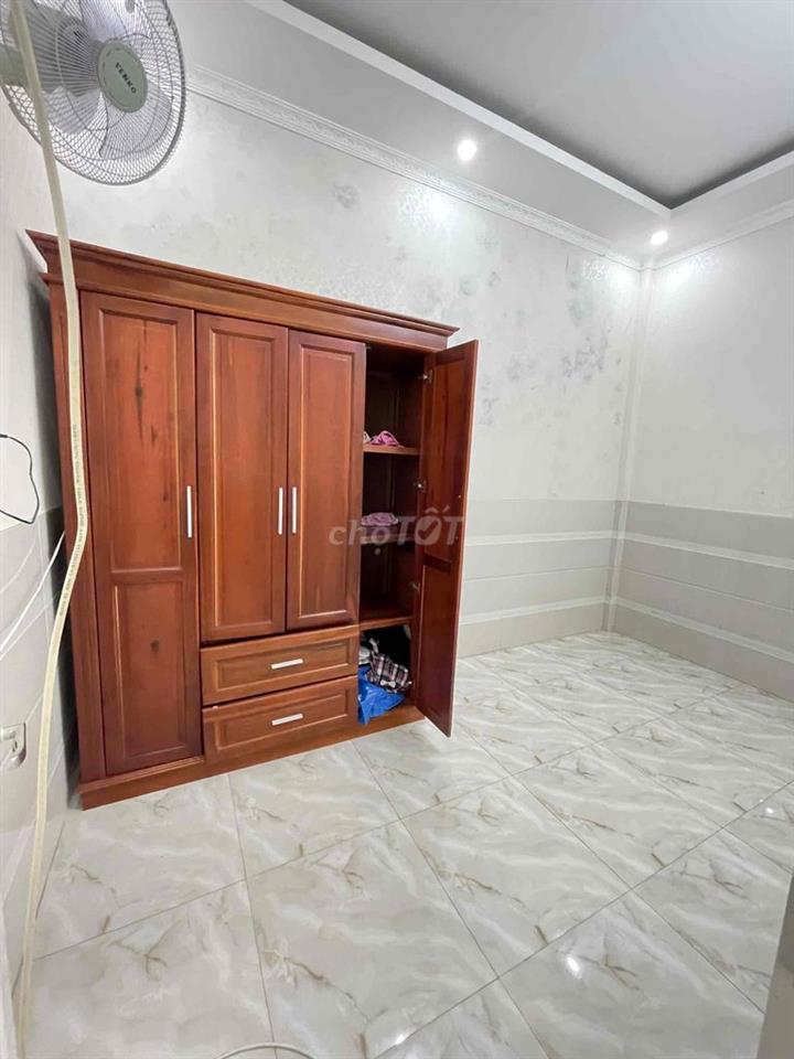 Nhà lầu 4 phòng hẻm Phạm Ngọc Hưng. Gần Lotte Mart