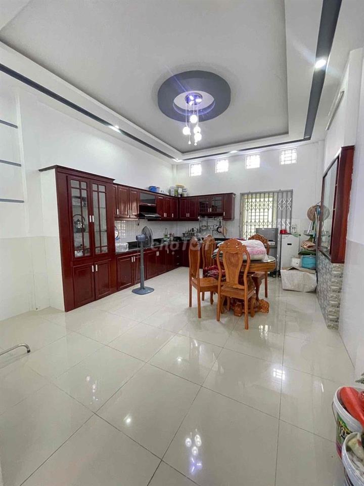 Nhà 2 lầu full nội thất KDC Hưng Phú 1