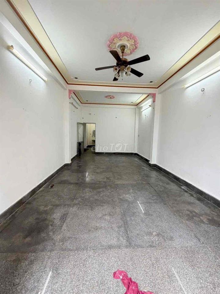 Nhà 3 phòng 3 máy lạnh gần Vincom Xuân Khánh