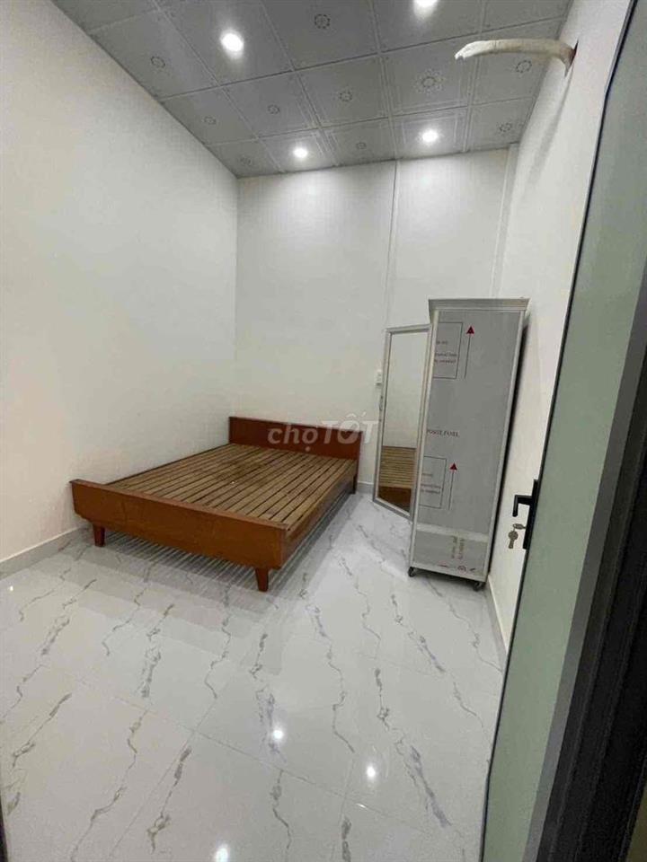 Nhà rộng mới 2 phòng hẻm đường Tầm Vu