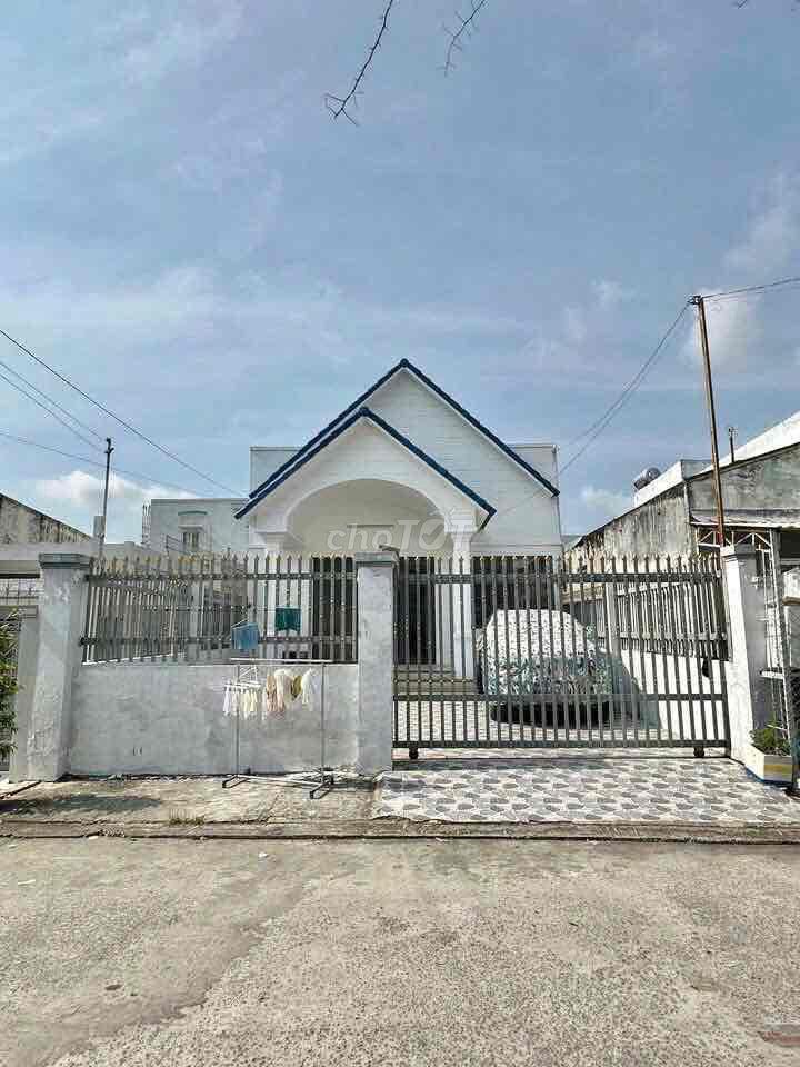 Nhà 8x25m 2 phòng hẻm Trần Hoàng Na