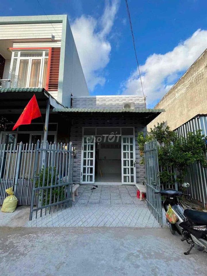 Nhà mới 2 phòng 2 máy lạnh KDC Long Thịnh