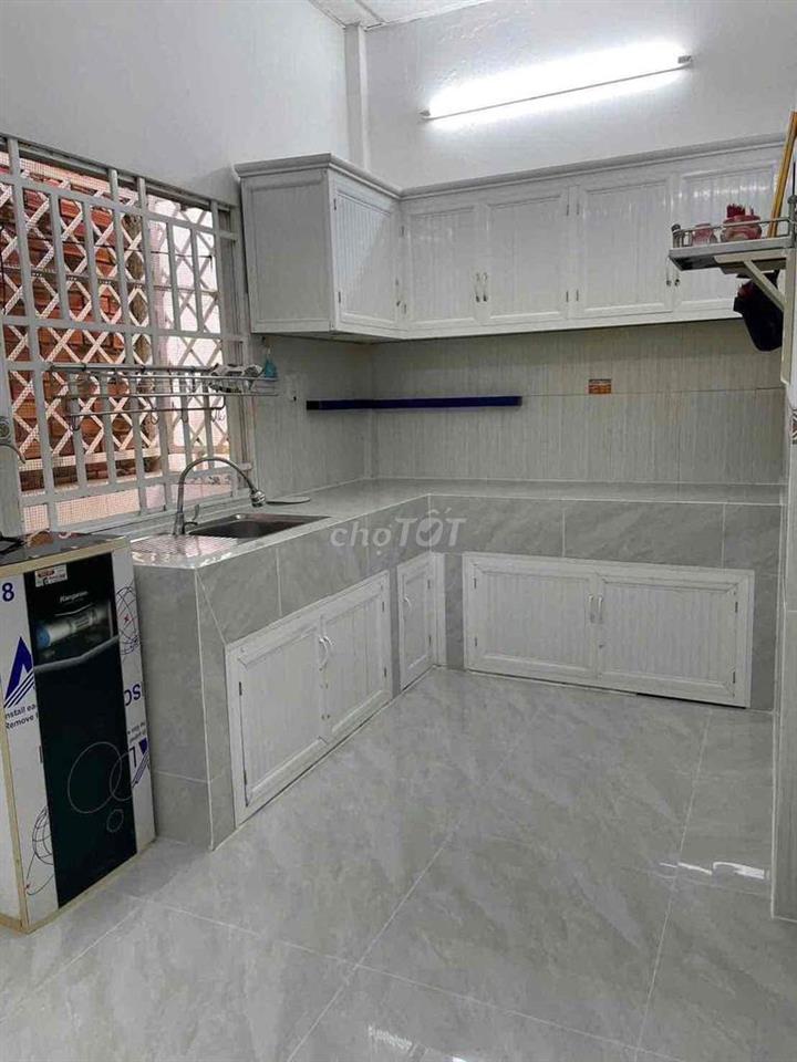 Nhà mới 2 phòng 2 máy lạnh KDC Long Thịnh
