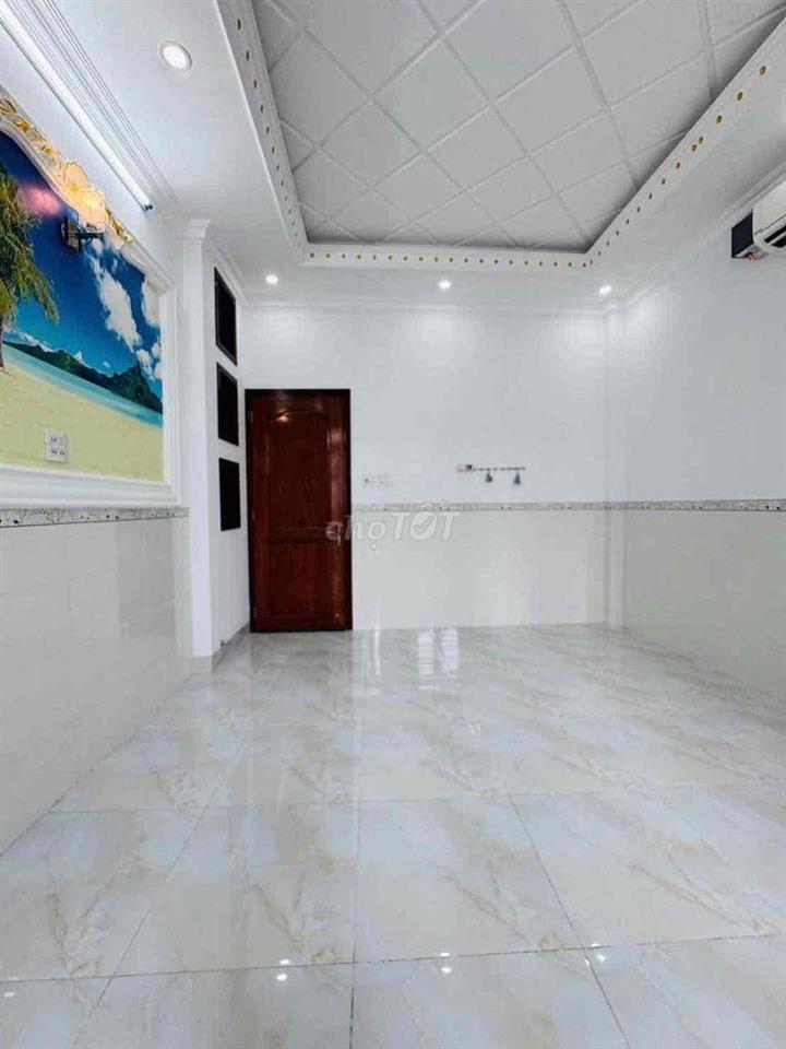 Nhà 2 lầu 5 phòng KDC 91B