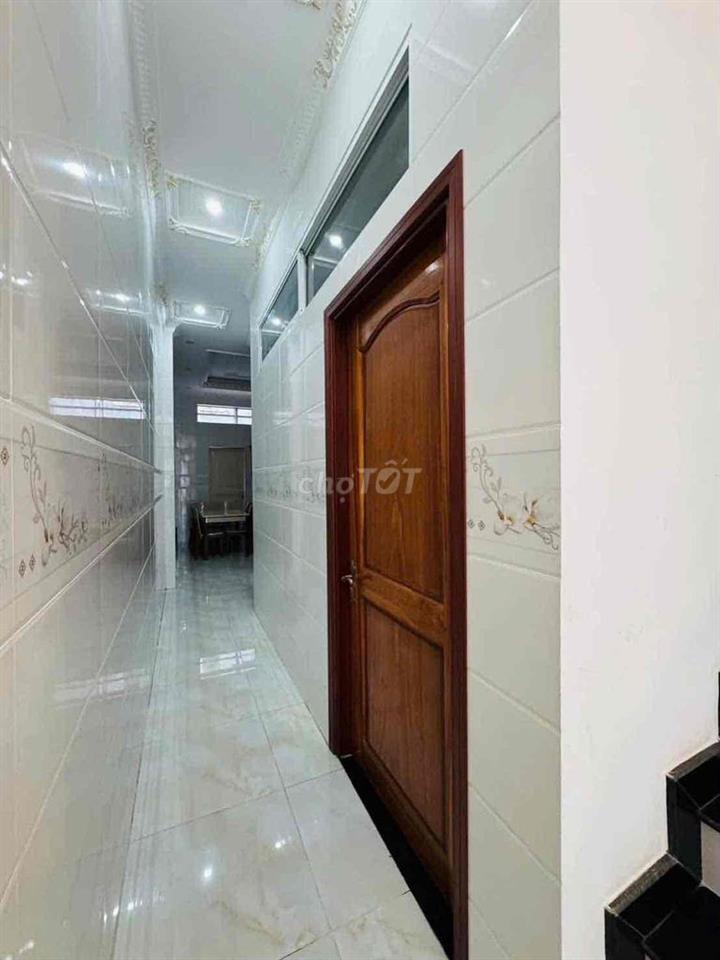 Nhà 2 lầu 5 phòng KDC 91B