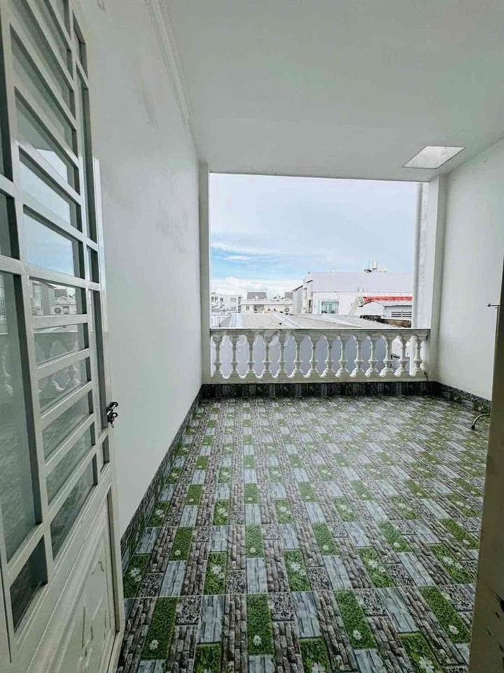 Nhà 2 lầu 5 phòng KDC 91B