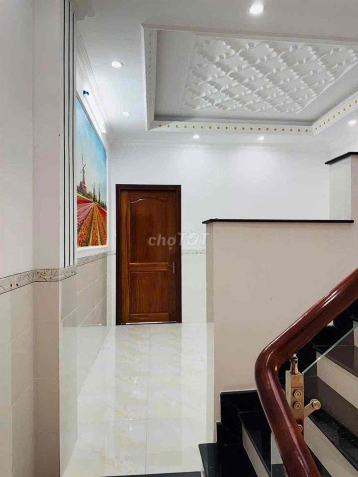 Nhà 2 lầu 5 phòng KDC 91B