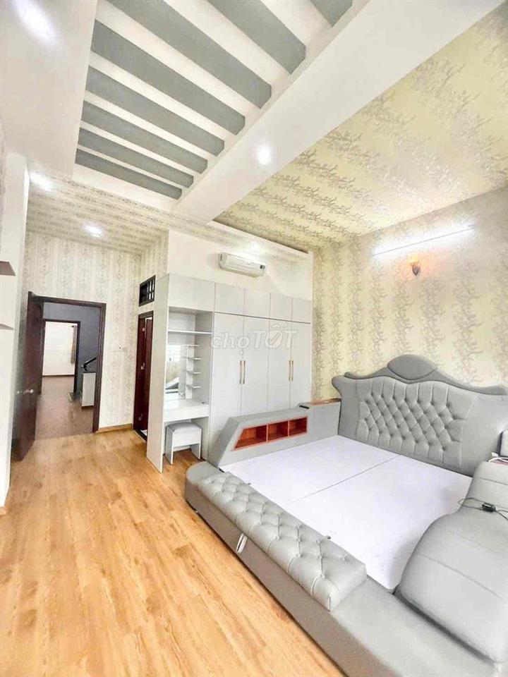 Nhà 2 lầu full nội thất kdc Hưng Phú 1