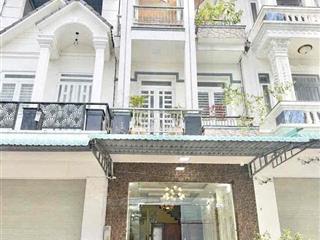 Nhà 2 lầu full nội thất kdc Hưng Phú 1