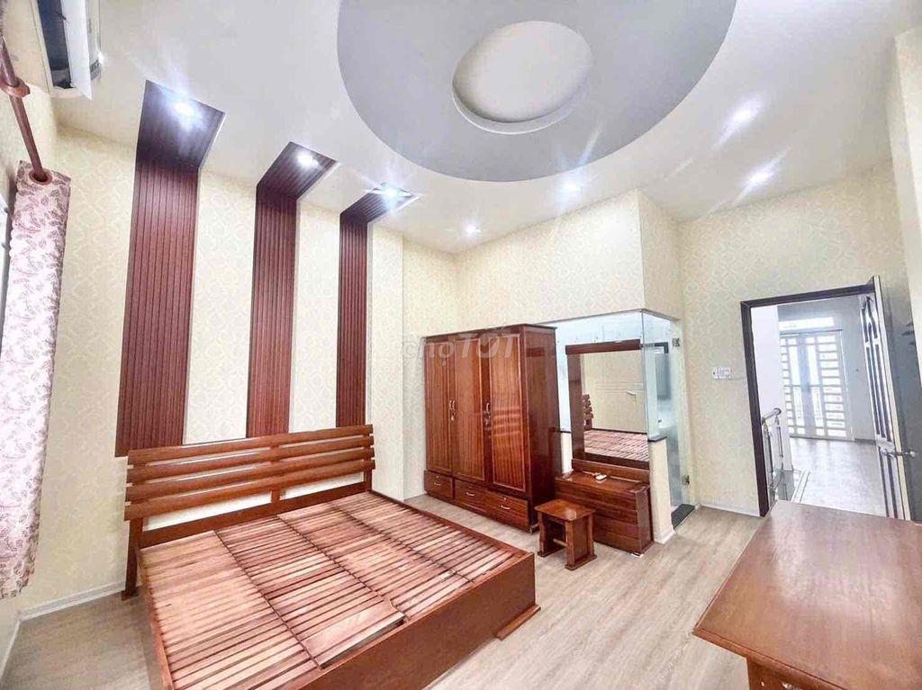 Nhà 2 lầu full nội thất kdc Hưng Phú 1