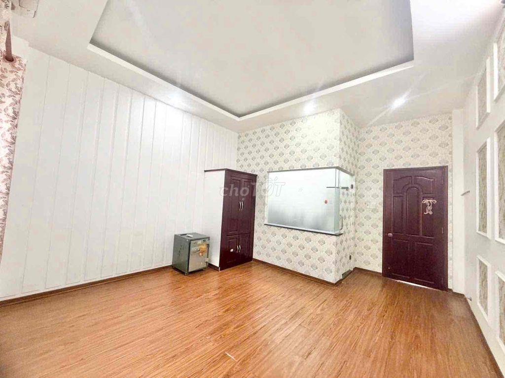 Nhà 2 lầu full nội thất kdc Hưng Phú 1