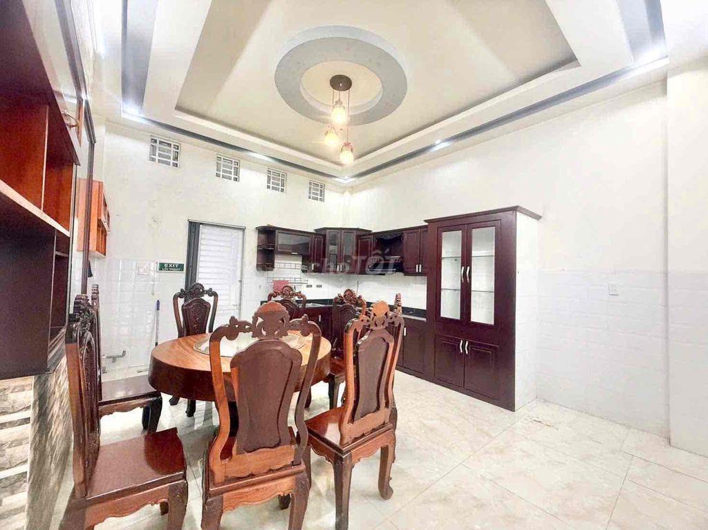 Nhà 2 lầu full nội thất kdc Hưng Phú 1