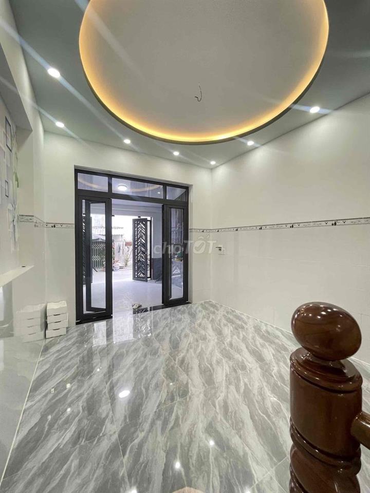 Nhà trệt 2 lầu mới hẻm Bờ Hồ Huỳnh Cương