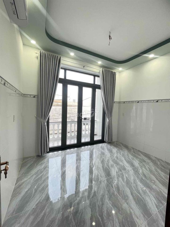 Nhà trệt 2 lầu mới hẻm Bờ Hồ Huỳnh Cương