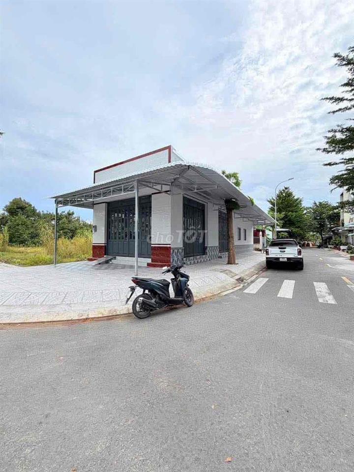 Nhà góc 2 mặt tiền mới 100% KDC Đối Diện BV Nhi Đồng