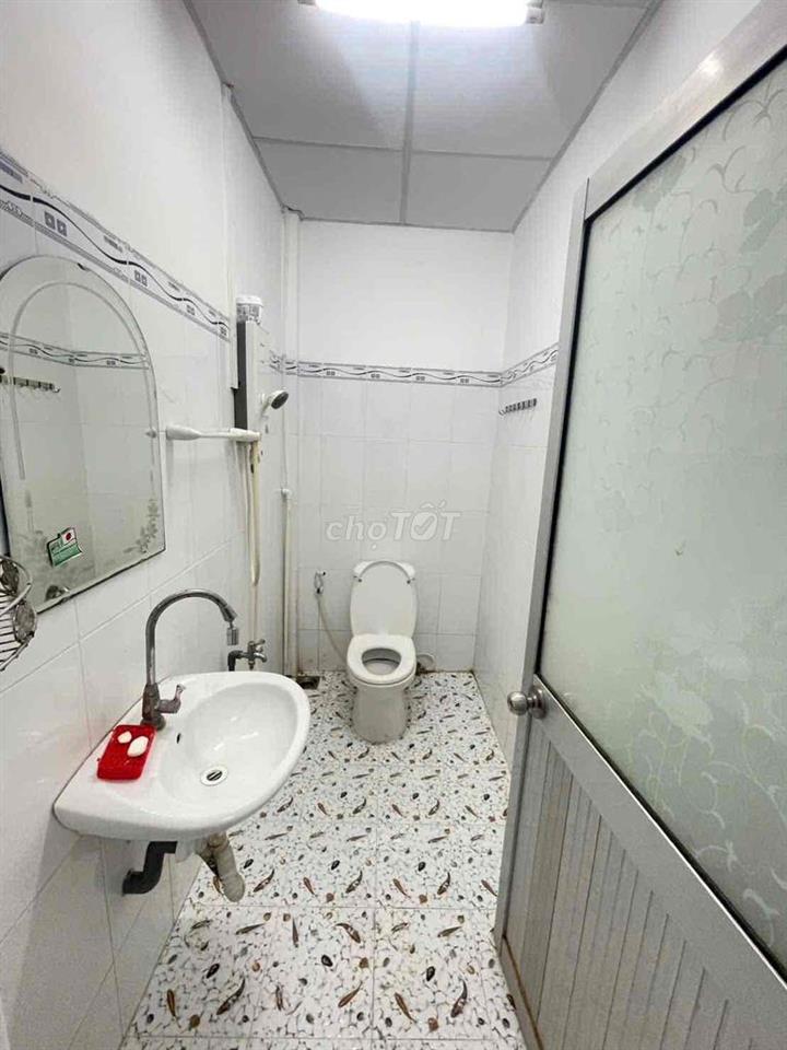 Nhà 2 phòng có nội thất KDC Đối Diện BV Nhi Đồng