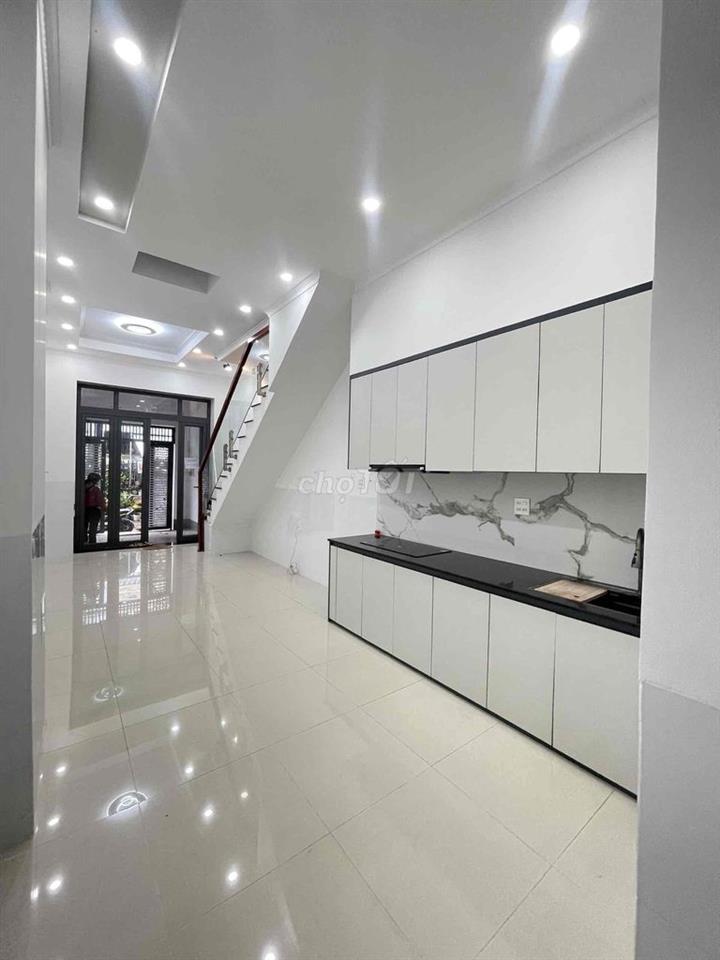 Nhà 2 lầu 3 phòng 3 máy lạnh hẻm Trần Hưng Đạo