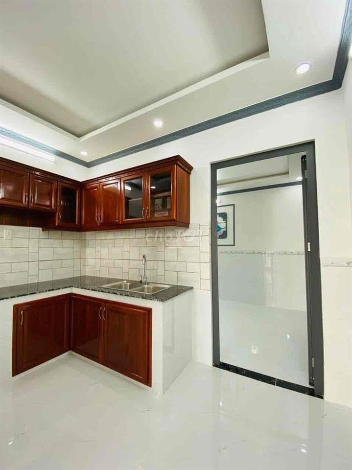 Nhà mới đẹp 2 phòng có nội thất hẻm Hoàng Quốc Việt