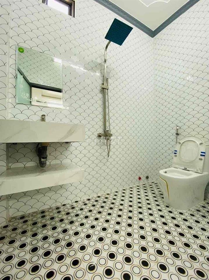 Nhà mới đẹp 2 phòng có nội thất hẻm Hoàng Quốc Việt