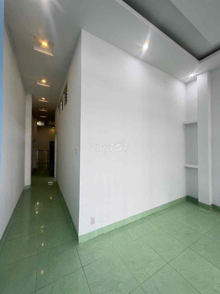 Nhà lầu 3 phòng KDC Công Trình 8