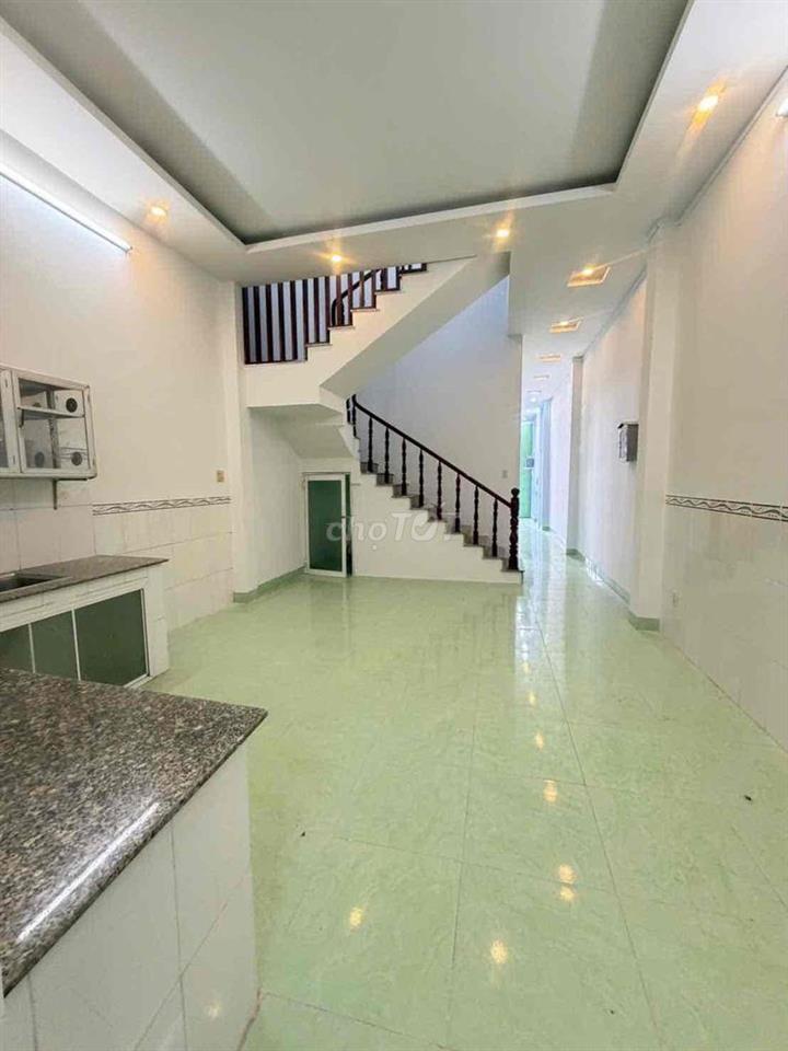 Nhà lầu 3 phòng KDC Công Trình 8