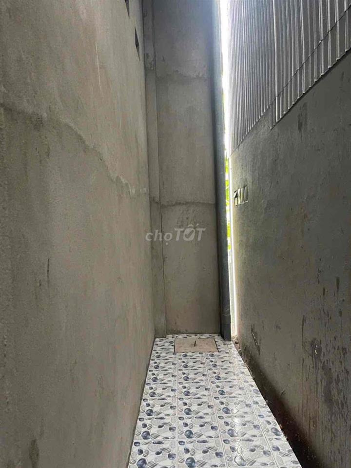 Kho mới xây 200m2 kdc Stella Mega City