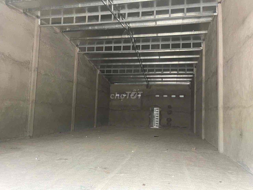 Kho mới xây 200m2 kdc Stella Mega City