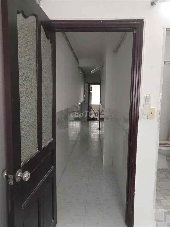 Nhà 2 lầu 8 phòng 8 máy lạnh KDC Diệu Hiền