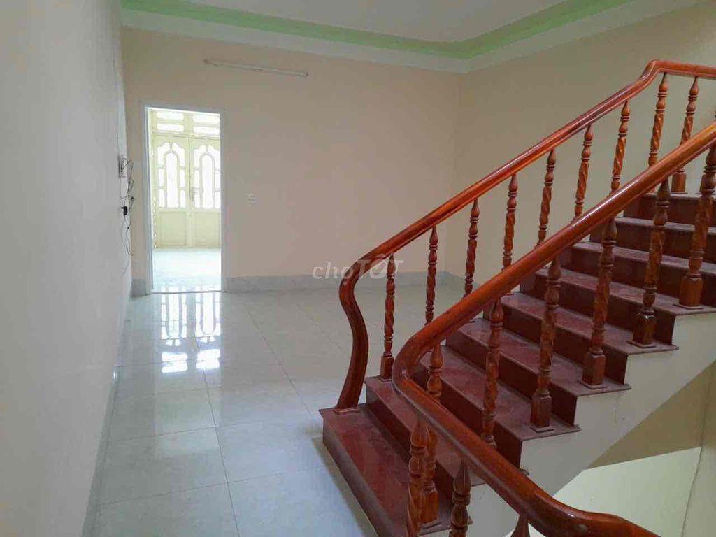 Nhà trệt 2 lầu kdc Long Thịnh