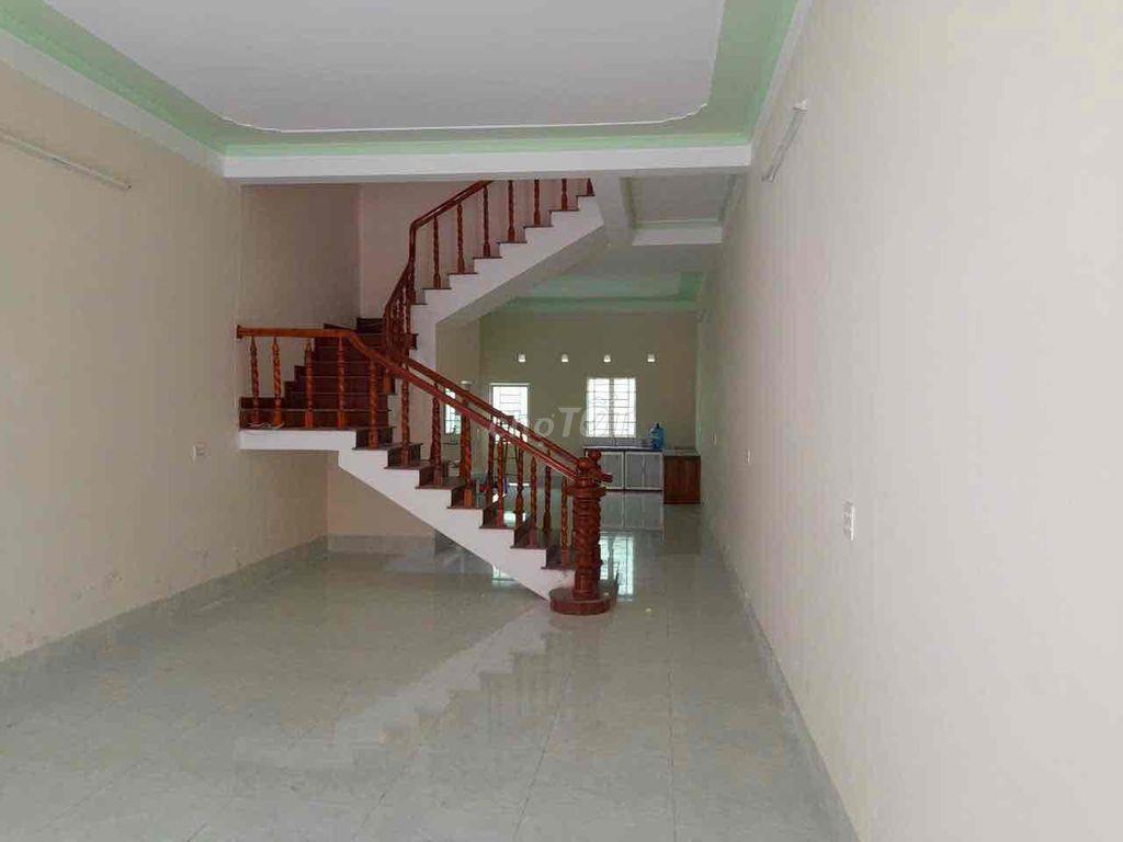 Nhà trệt 2 lầu kdc Long Thịnh