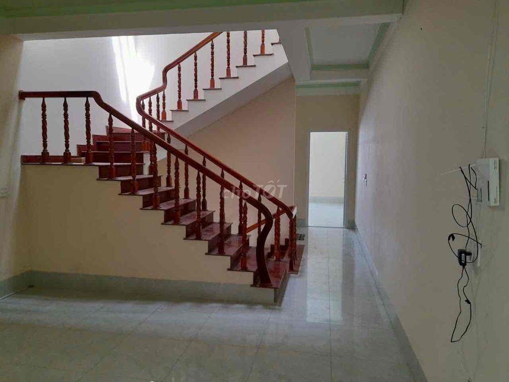 Nhà trệt 2 lầu kdc Long Thịnh