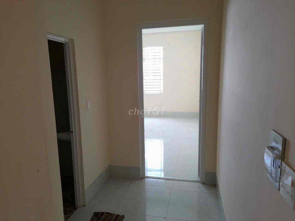 Nhà trệt 2 lầu kdc Long Thịnh