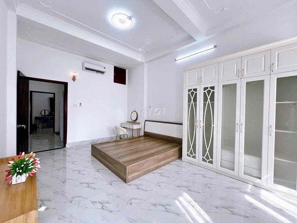Nhà 5 phòng full nội thất kdc Công Trình 8