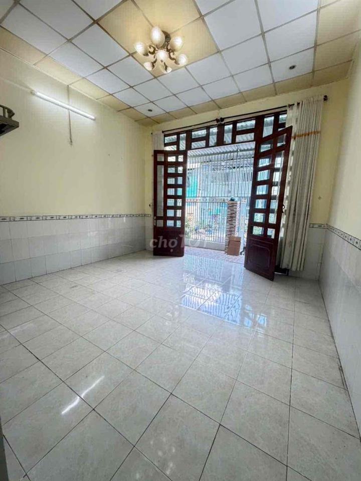 Nhà 2 phòng 2 máy lạnh lộ ô tô đường Trần Quang Diệu