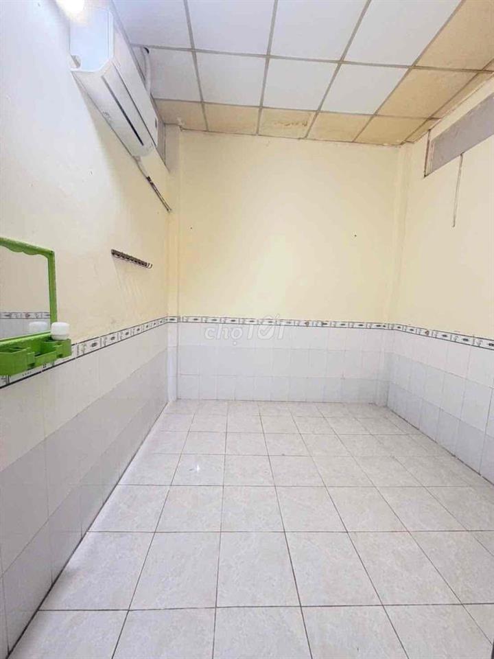 Nhà 2 phòng 2 máy lạnh lộ ô tô đường Trần Quang Diệu