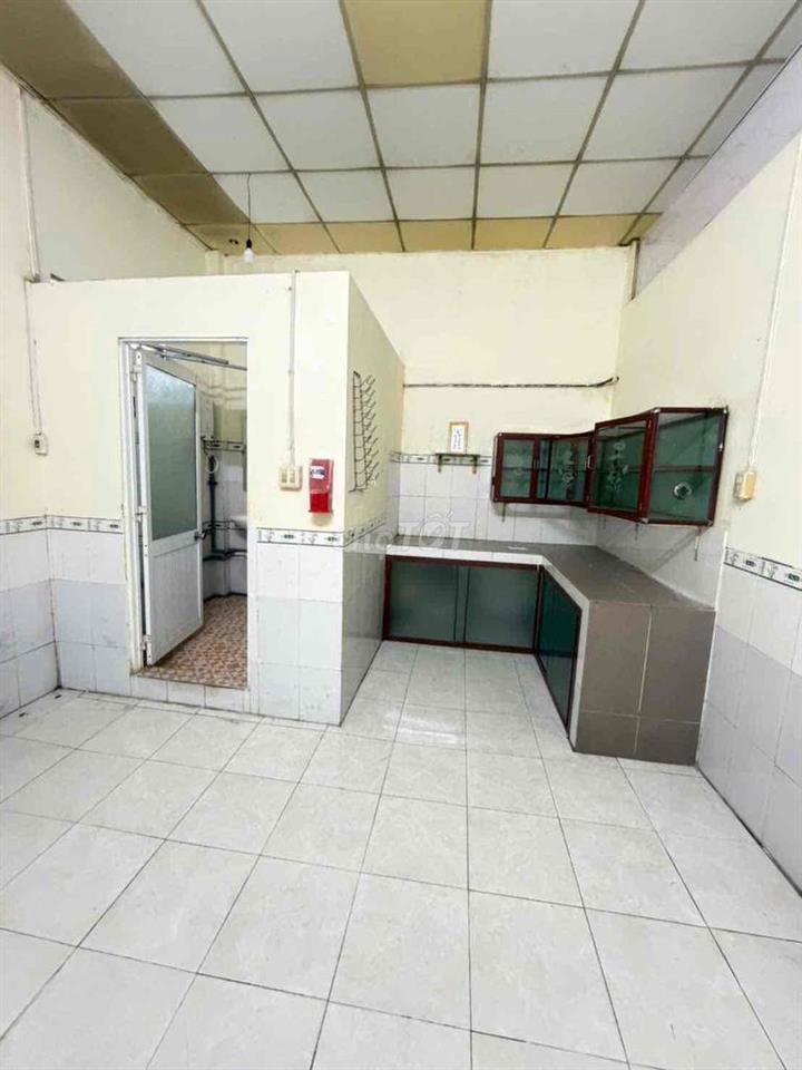 Nhà 2 phòng 2 máy lạnh lộ ô tô đường Trần Quang Diệu