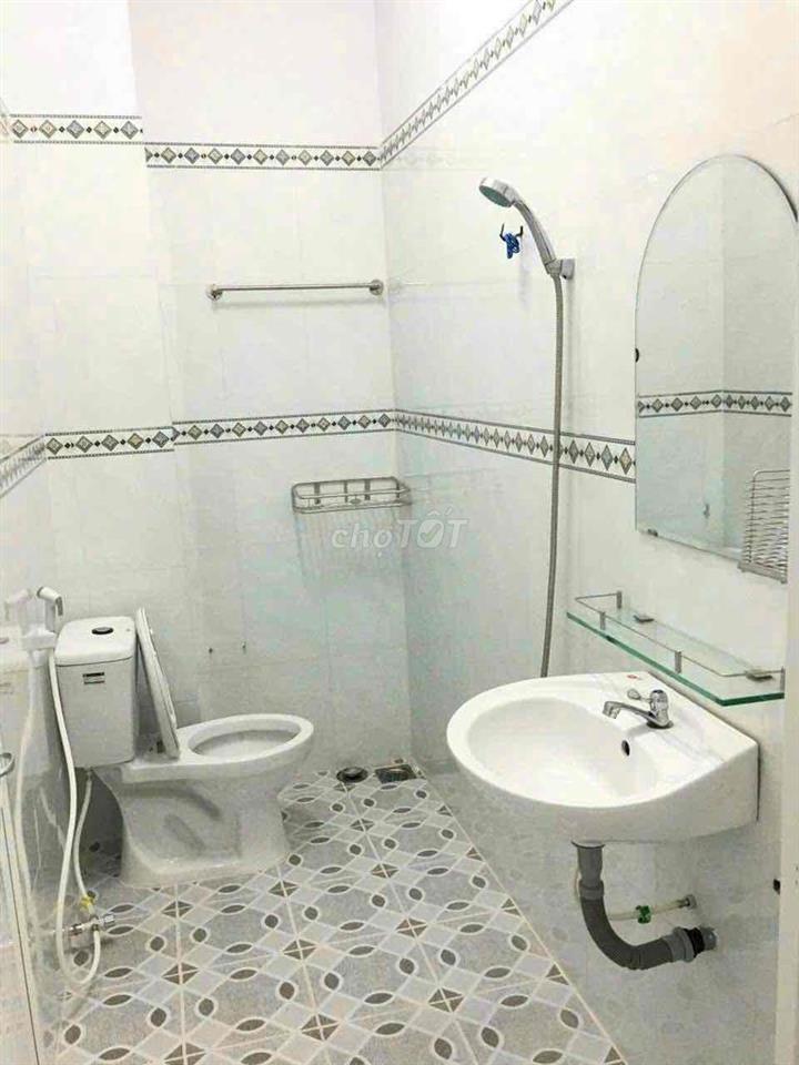 Nhà trệt lầu mặt tiền đường Trần Chiên