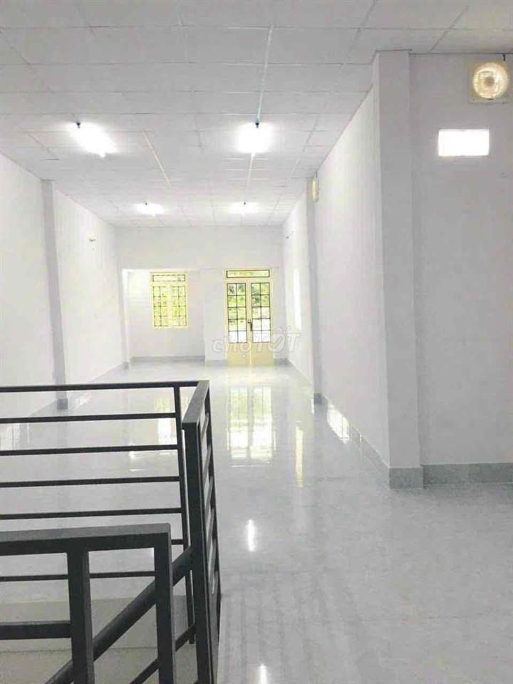 Nhà trệt lầu mặt tiền đường Trần Chiên