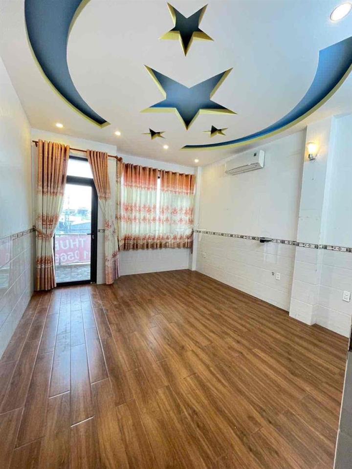 Nhà trệt 2 lầu mặt tiền Trần Hoàng Na