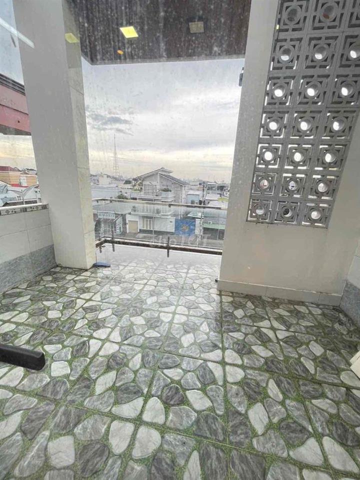 Nhà trệt 2 lầu mặt tiền Trần Hoàng Na