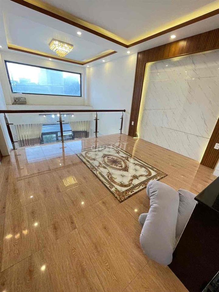 Nhà trệt 2 lầu mặt tiền Trần Hoàng Na
