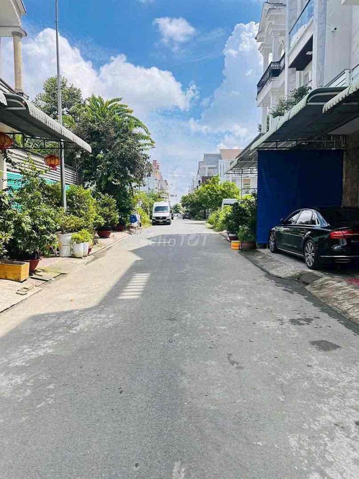 Nhà 2 lầu 3 phòng 3 máy lạnh KDC Hưng Phú 1
